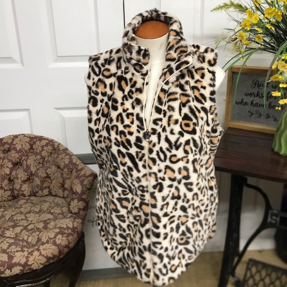 Katydid Faux Fur Vest M